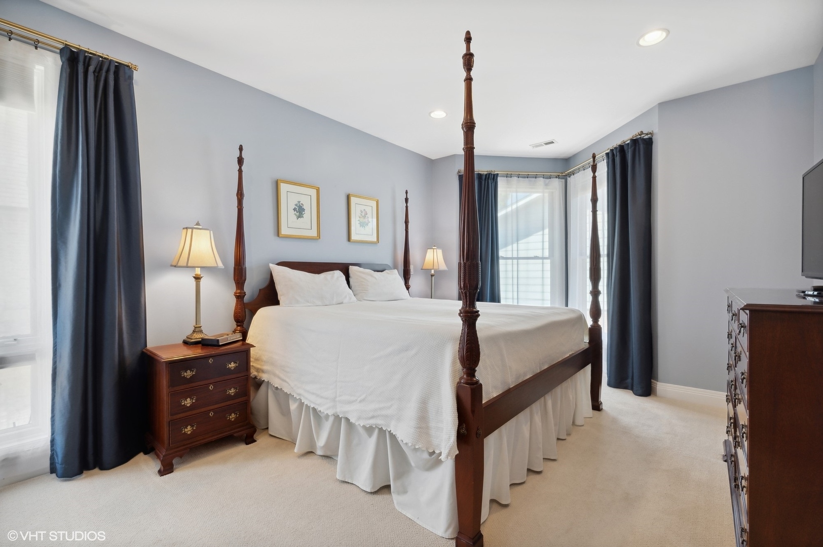 948 Green Bay Road Glencoe, IL 60022 - Photo 9 of 21 a bed room with a bed and a window