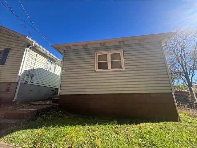 $700 | 1520 12th Avenue, Beaver Falls, PA 15010