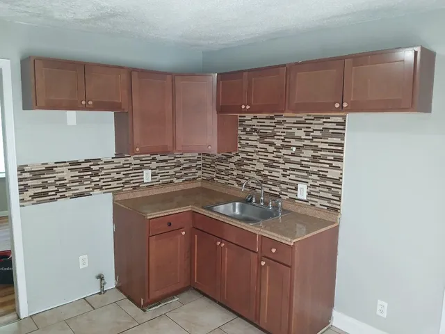 $1,025 | 19654 McCormick Street, Detroit, MI 48224