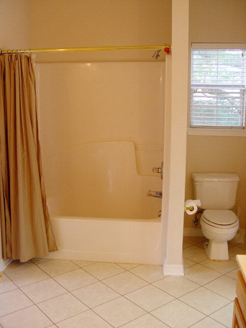 9546 Mosley Road Fairhope, AL 36532 - Photo 37 of 45 Hall bath tub