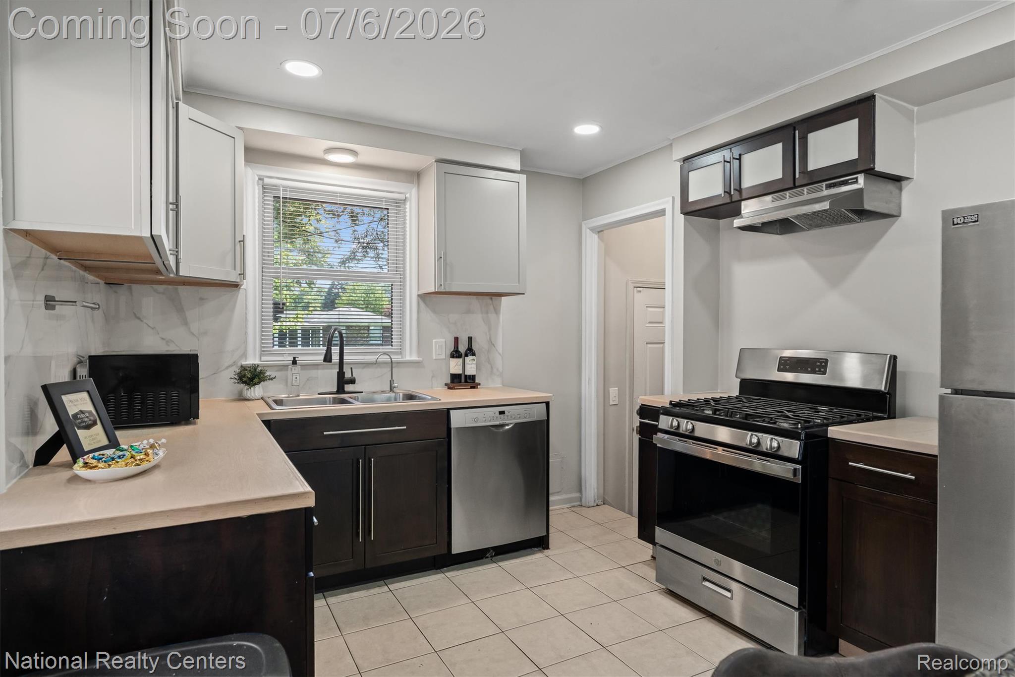 9984 Hemingway Street Redford, MI 48239 - Photo 10 of 33 11-Hemingway-6.jpg