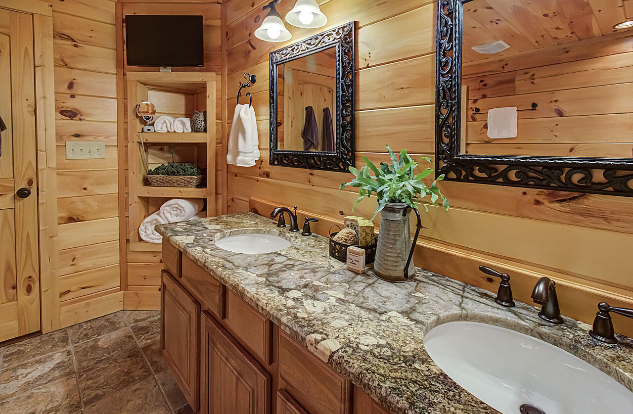 1451 Baker Road Sevierville, TN 37876 - Photo 16 of 40 IMG_8876LR