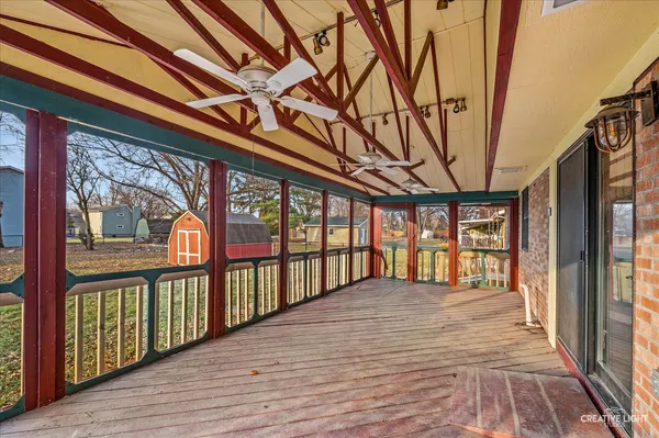 $389,900 | 1652 Hilda Drive, Lake Holiday, IL 60548