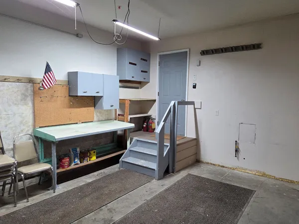 $389,900 | 1652 Hilda Drive, Lake Holiday, IL 60548