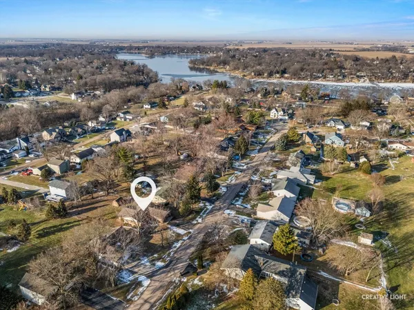 $389,900 | 1652 Hilda Drive, Lake Holiday, IL 60548