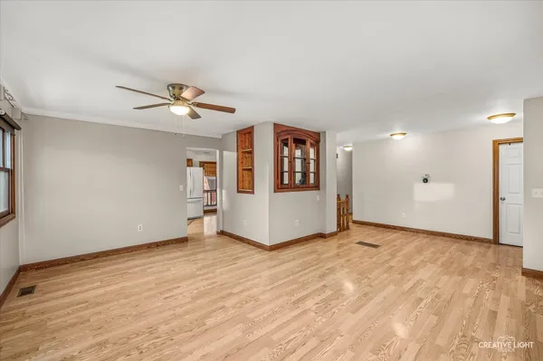 $389,900 | 1652 Hilda Drive, Lake Holiday, IL 60548