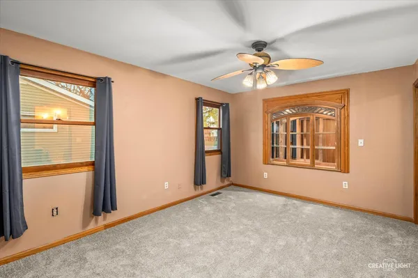 $389,900 | 1652 Hilda Drive, Lake Holiday, IL 60548