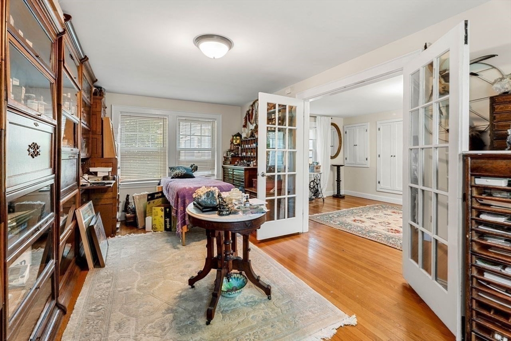 139 Jersey Street Marblehead, MA 01945 - Photo 14 of 42 a view of a livingroom with furniture and a livingroom