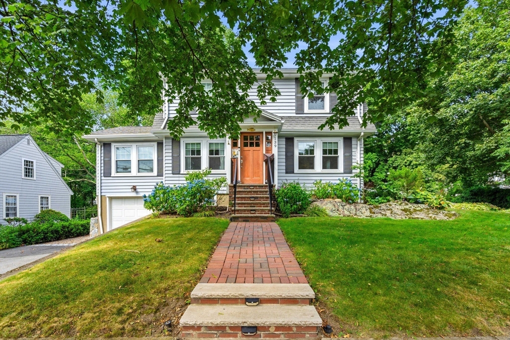 139 Jersey Street Marblehead, MA 01945 - Photo 4 of 42 a front view of a house with yard