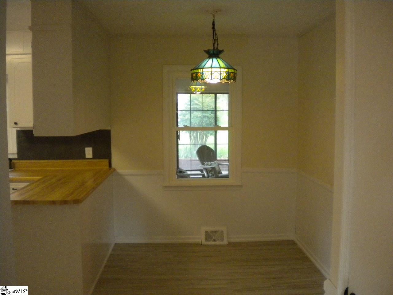 871 North Rutherford Road Taylors, SC 29687 - Photo 8 of 24