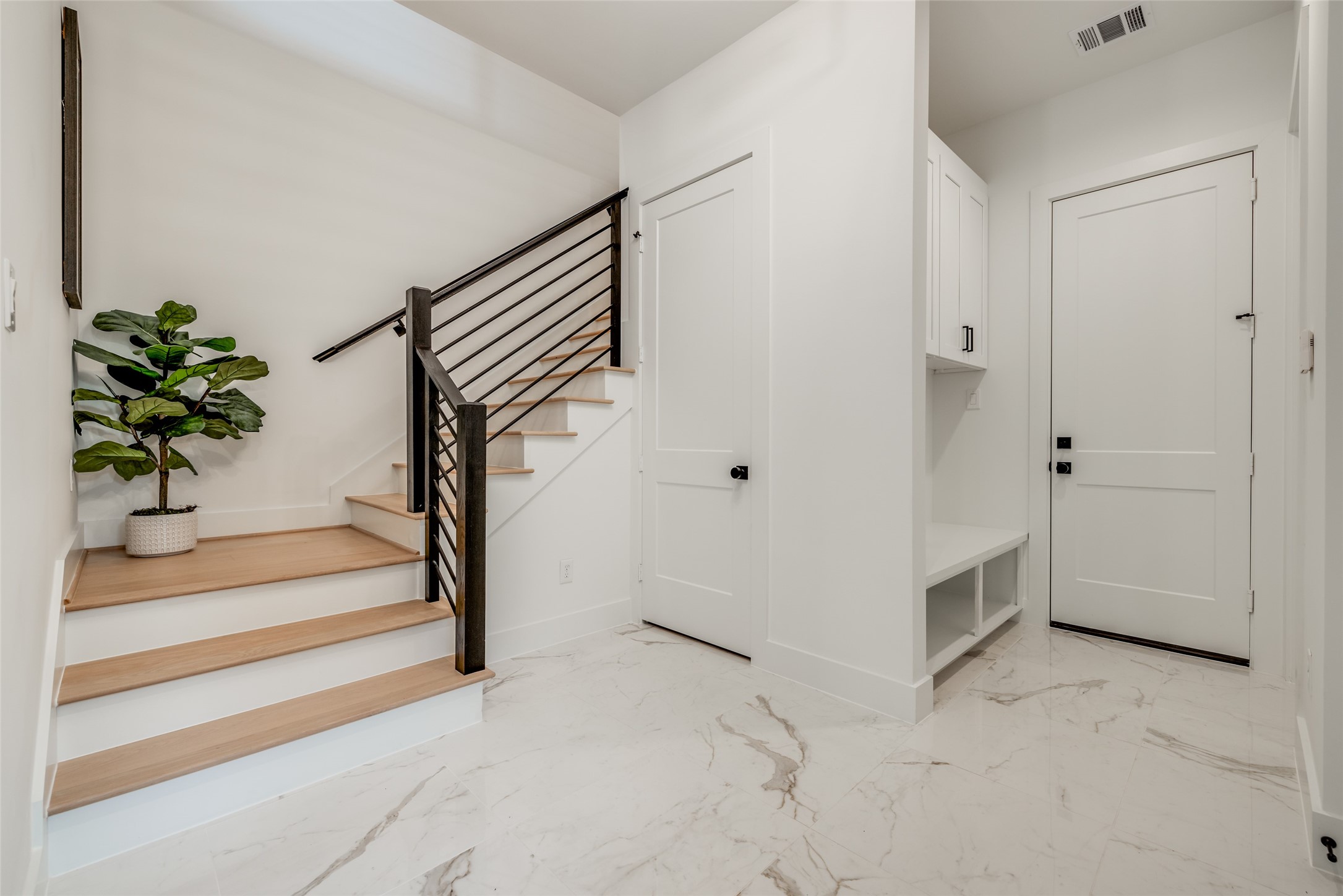816 West 17th Street Houston, TX 77008 - Photo 26 of 38 * Est Compl 12/31/2026 *
* ASK ABOUT CUSTOMIZATION OPTIONS DURING CONSTRUCTION ONLY
* MAZZARINO MODEL HOME
* PHOTOS MAY SHOW A SIMILAR FLOOR PLAN AND/OR UPGRADED/ALTERNATIVE FINISHES
* Please use these photos as a guide
* THIS IS AN ACTIVE CONSTRUCTION SITE, BUYERS MUST REQUEST APPOINTMENT TO BE ON PREMISES AT ALL TIMES.