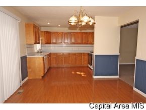 602 Springfield Road Athens, IL 62613 - Photo 4 of 12 Gallery Image 4