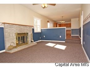 602 Springfield Road Athens, IL 62613 - Photo 6 of 12 Gallery Image 6