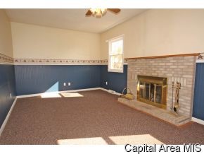 602 Springfield Road Athens, IL 62613 - Photo 7 of 12 Gallery Image 7