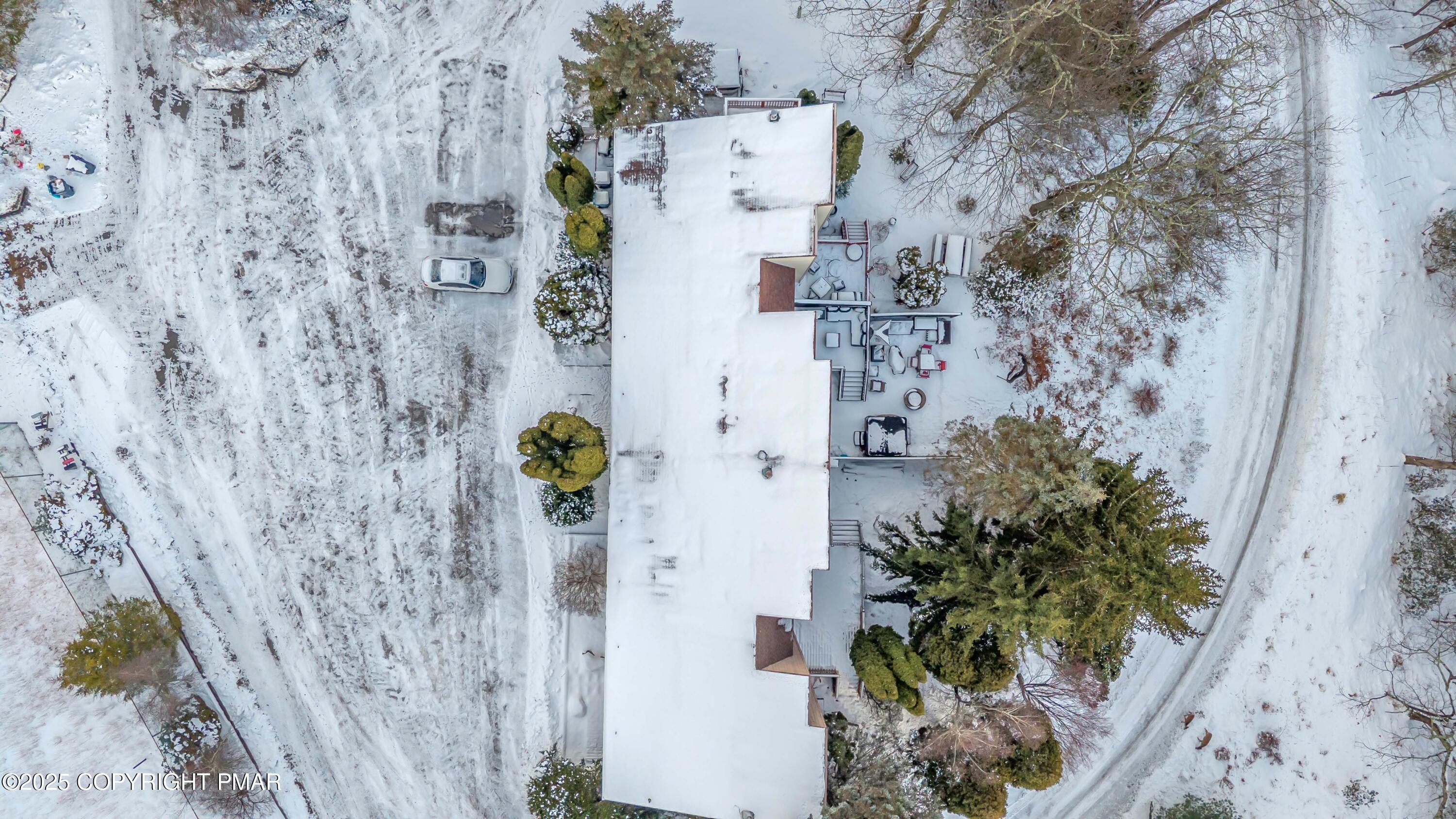1126 Incline Village East Tannersville, PA 18372 - Photo 31 of 37 a picture of a bathroom with a shower curtain