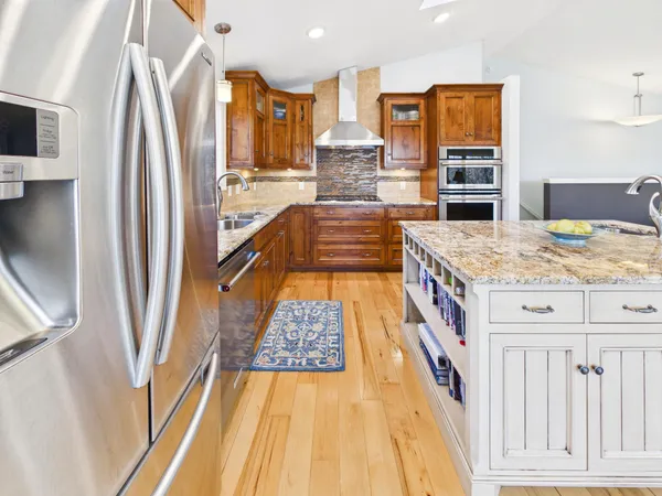 $729,900 | 18850 Koetter Lake Drive, Richmond, MN 56368