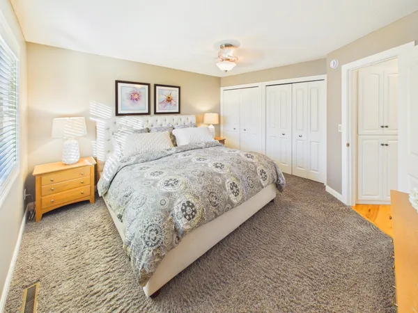 $729,900 | 18850 Koetter Lake Drive, Richmond, MN 56368