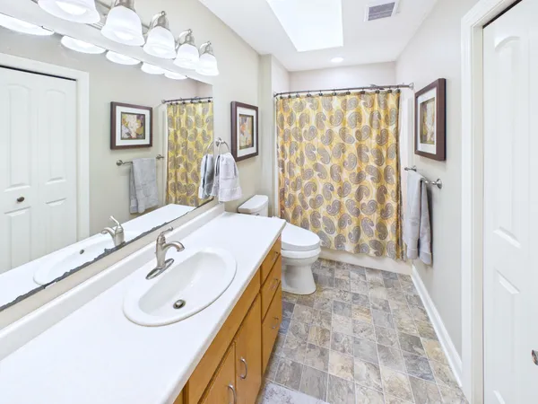 $729,900 | 18850 Koetter Lake Drive, Richmond, MN 56368