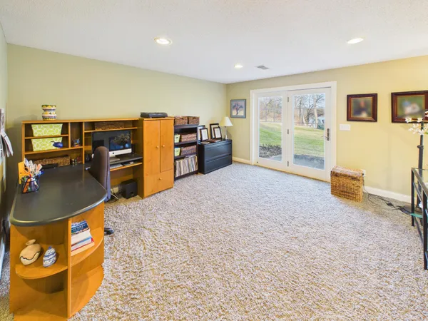 $729,900 | 18850 Koetter Lake Drive, Richmond, MN 56368