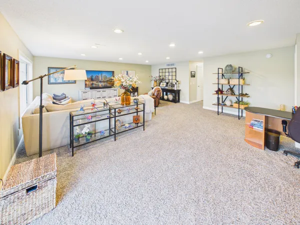 $729,900 | 18850 Koetter Lake Drive, Richmond, MN 56368