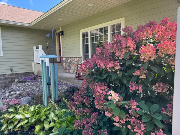 $729,900 | 18850 Koetter Lake Drive, Richmond, MN 56368