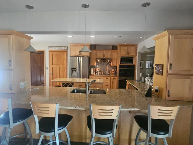 $499,900 | 1615 4th Street North, Wahpeton, ND 58075