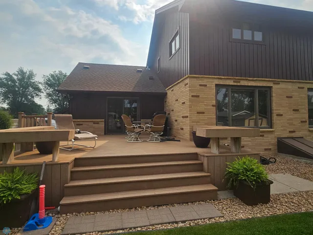 $499,900 | 1615 4th Street North, Wahpeton, ND 58075