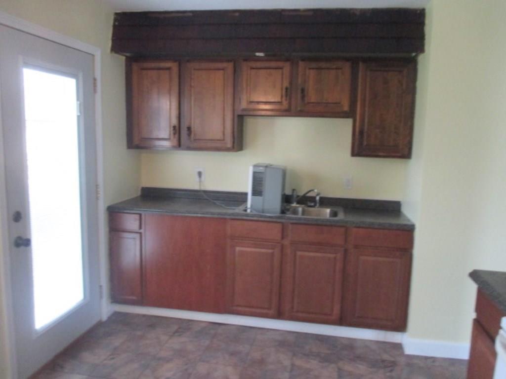 939 Michael Lima, OH 45804 - Photo 3 of 15