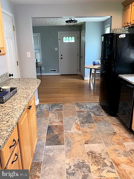 204 Circle Road Pasadena, MD 21122 - Photo 2 of 16 Gallery Image 2