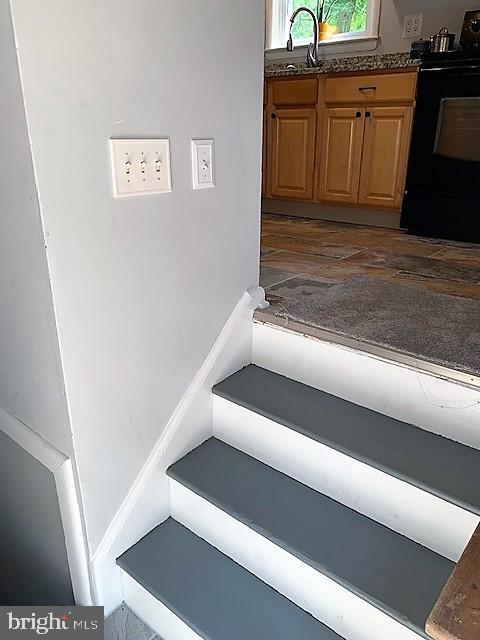 204 Circle Road Pasadena, MD 21122 - Photo 11 of 16 Gallery Image 11