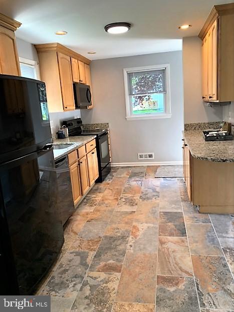 204 Circle Road Pasadena, MD 21122 - Photo 4 of 16 Gallery Image 4