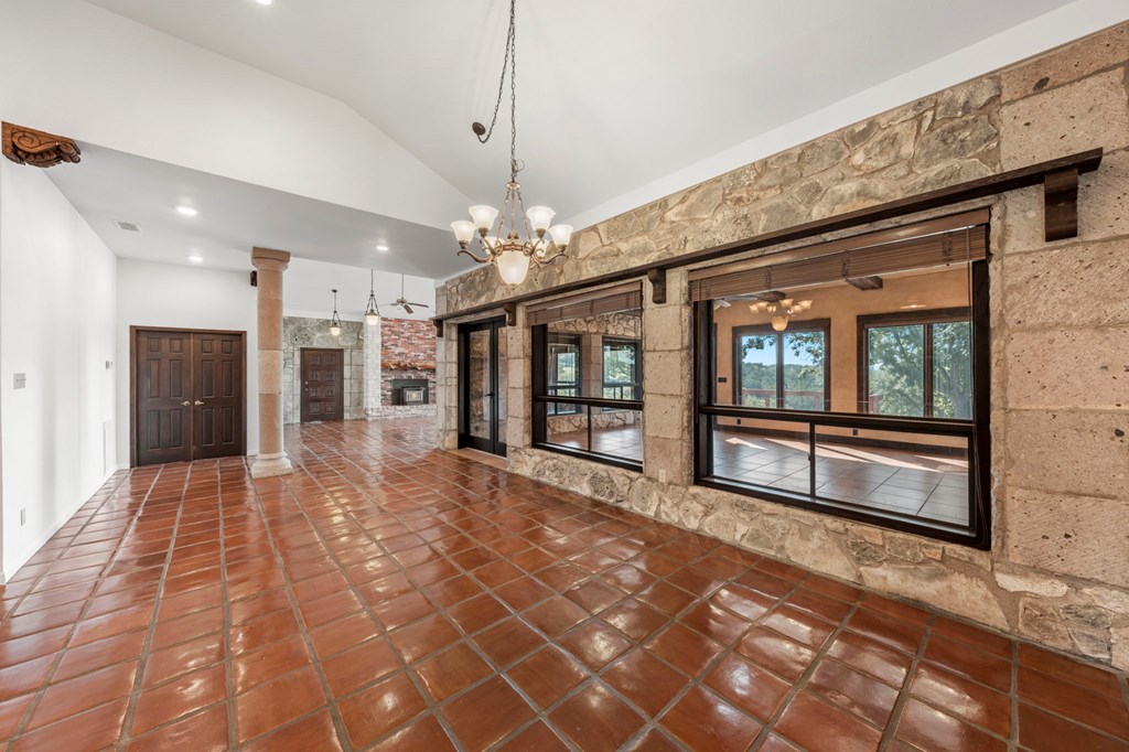 2000 Calcote Road Kerrville, TX 78028 - Photo 13 of 85 Gallery Image 13
