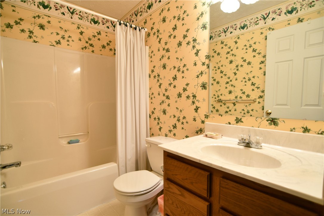 2703 Canton Road Uniontown, OH 44685 - Photo 30 of 34 Full Bath