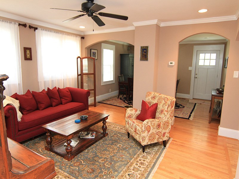 1630 Bickett Boulevard Raleigh, NC 27608 - Photo 5 of 18 Living Room