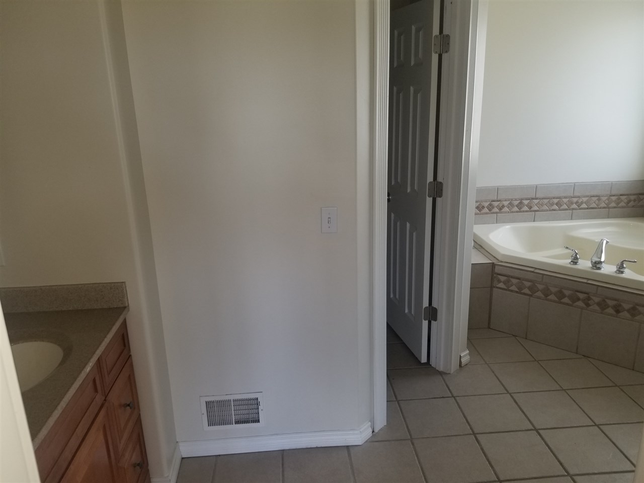 8658 East Baseline Road Mount Pleasant, MI 48858 - Photo 18 of 36 1853383-17.JPG