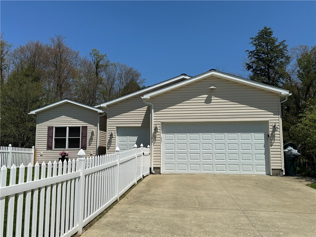 910 Welsh Street Kane, PA 16735 - Photo 3 of 44