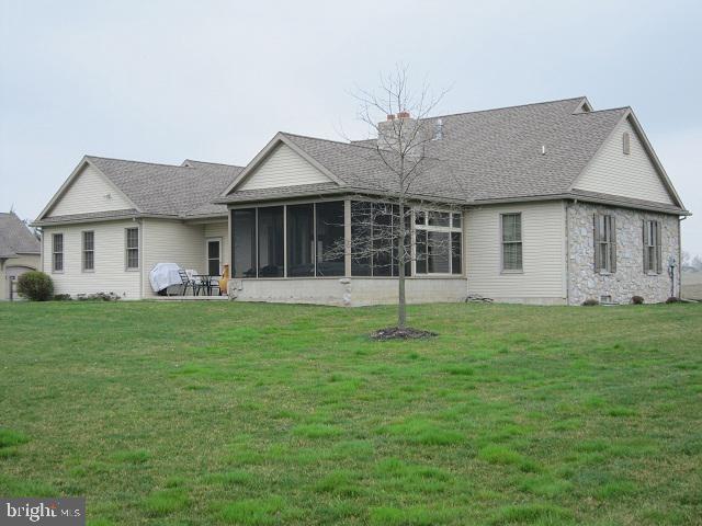 137 East Hernley Road Manheim, PA 17545 - Photo 4 of 19