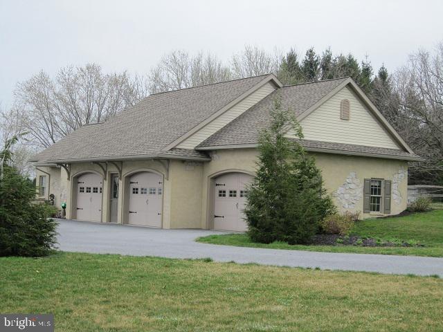 137 East Hernley Road Manheim, PA 17545 - Photo 6 of 19