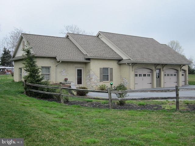 137 East Hernley Road Manheim, PA 17545 - Photo 8 of 19