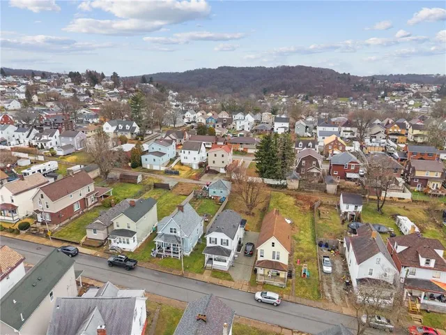 $190,000 | 414 Guy Street, Jeannette, PA 15644