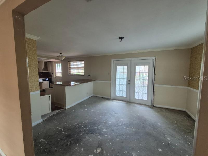 1702 Ketch Place Brandon, FL 33511 - Photo 4 of 14 a view of a kitchen and a windows in a room