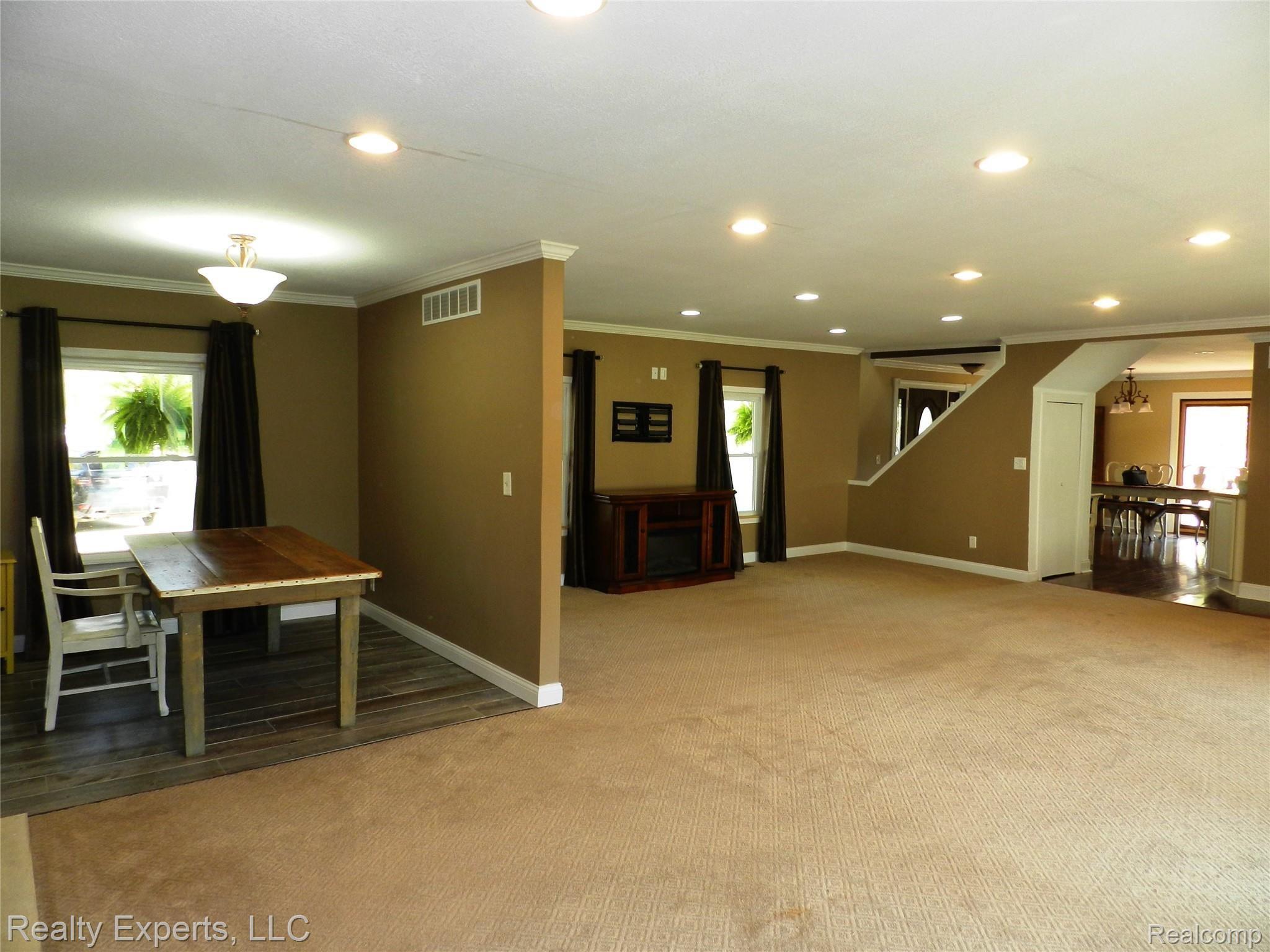 3020 East Maple Road Milford, MI 48381 - Photo 21 of 72 21.JPG