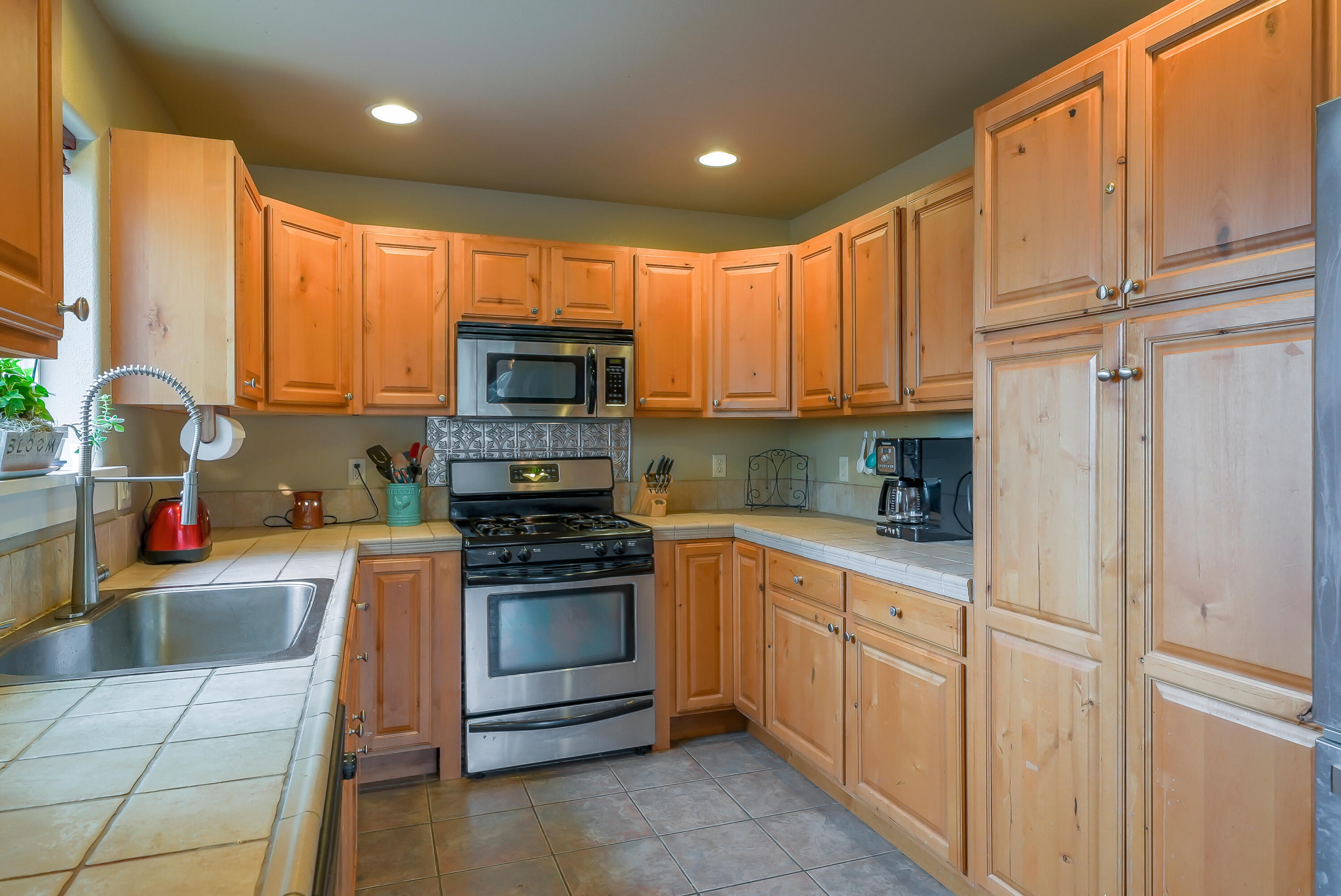 20500 Rolen Avenue Bend, OR 97702 - Photo 13 of 52 15-print-DSC03452-HDR