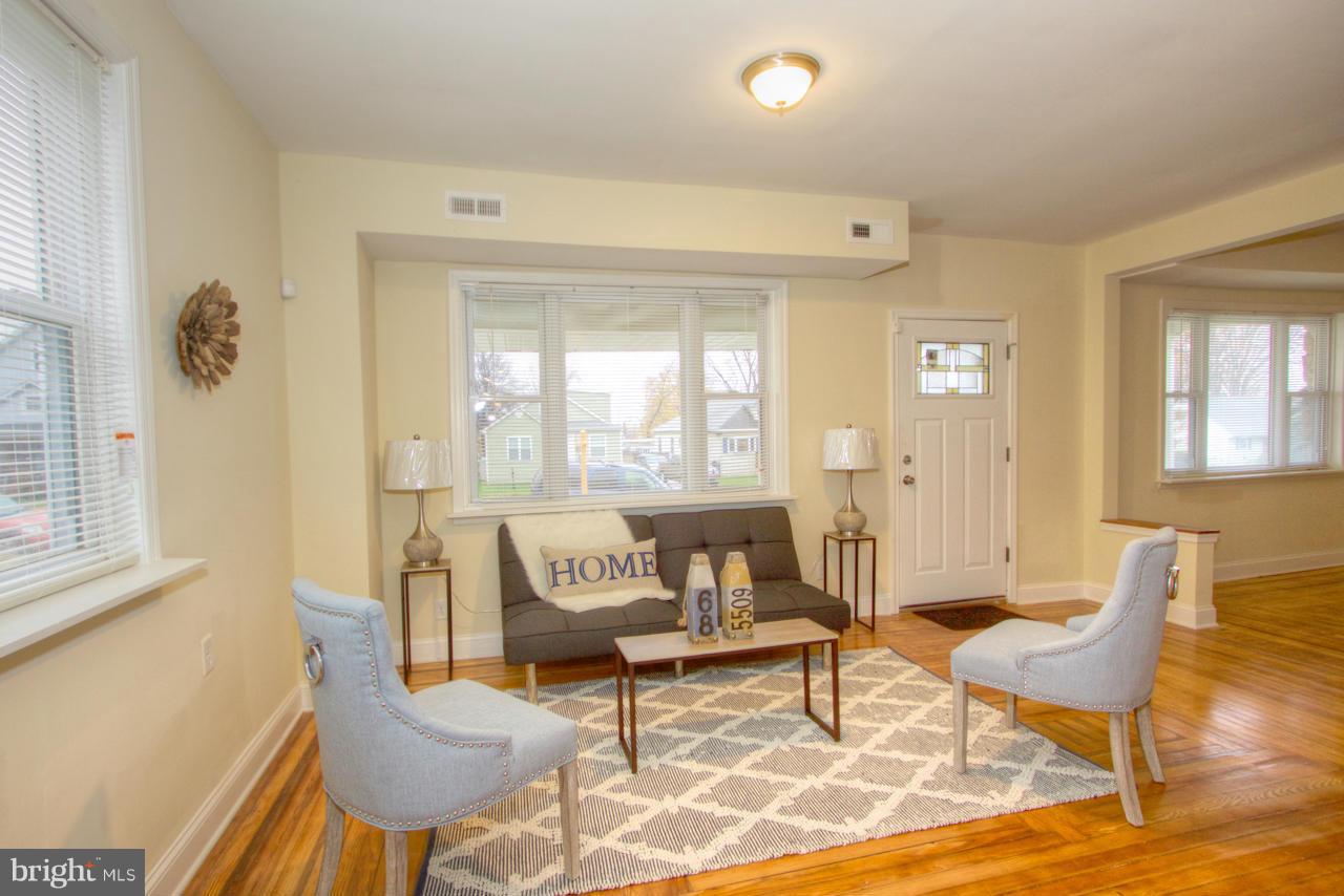 346 Upperlanding Road Essex, MD 21221 - Photo 1 of 30 Living Room