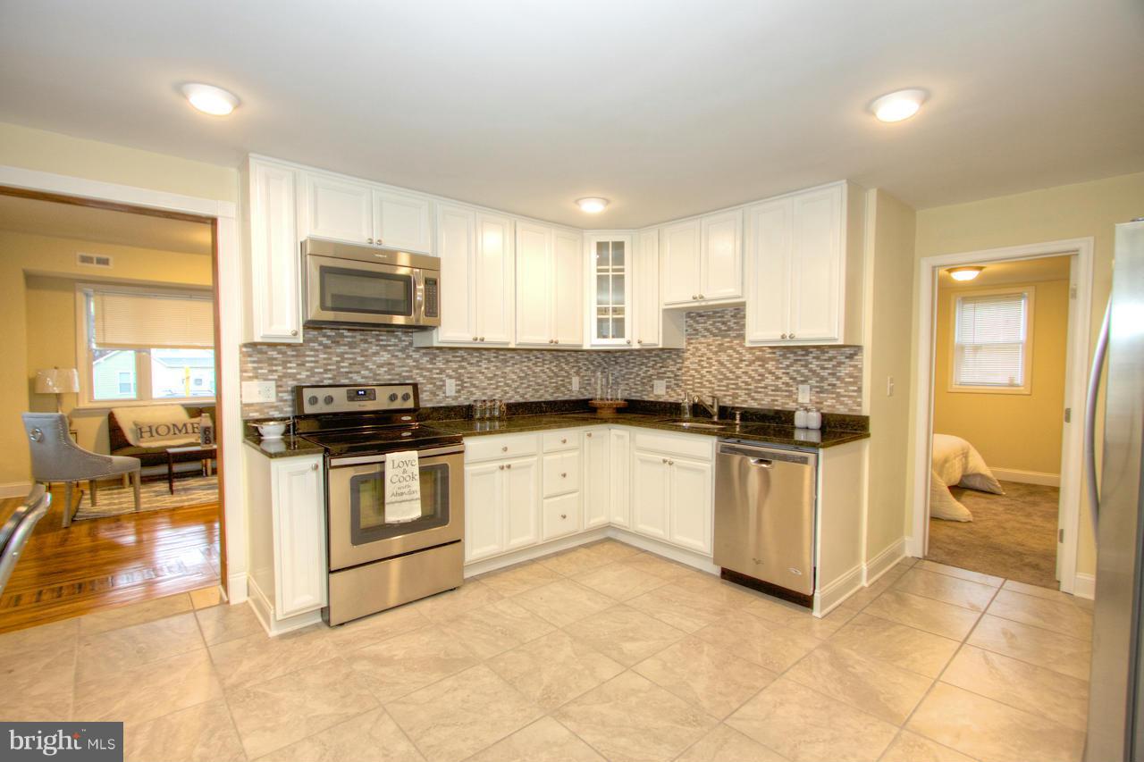 346 Upperlanding Road Essex, MD 21221 - Photo 11 of 30 Kitchen