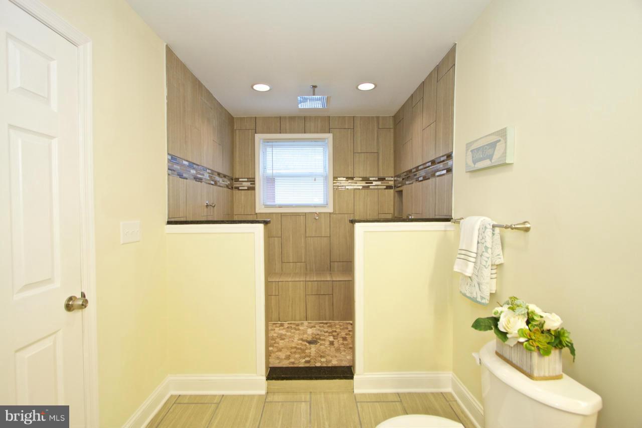 346 Upperlanding Road Essex, MD 21221 - Photo 19 of 30 Bath