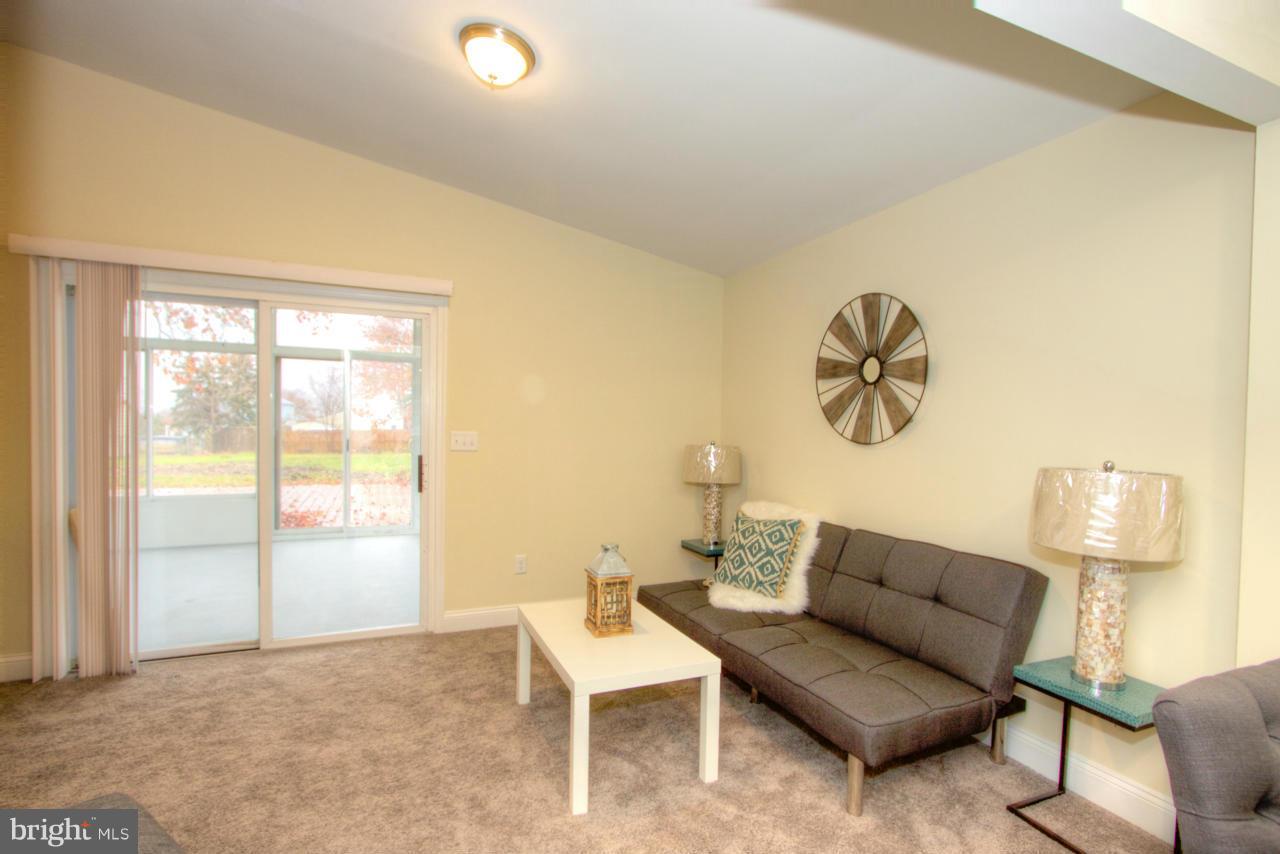346 Upperlanding Road Essex, MD 21221 - Photo 21 of 30 Living Room