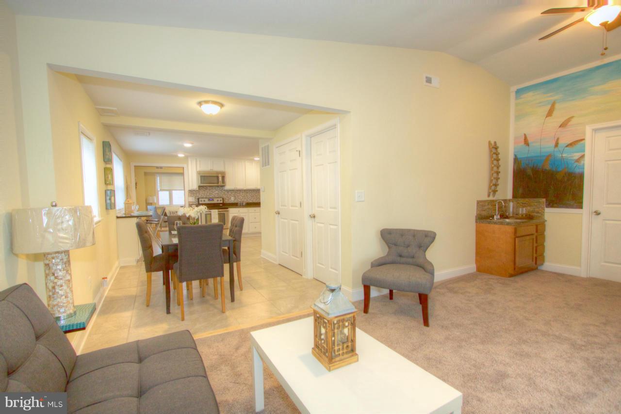 346 Upperlanding Road Essex, MD 21221 - Photo 24 of 30 Living Room