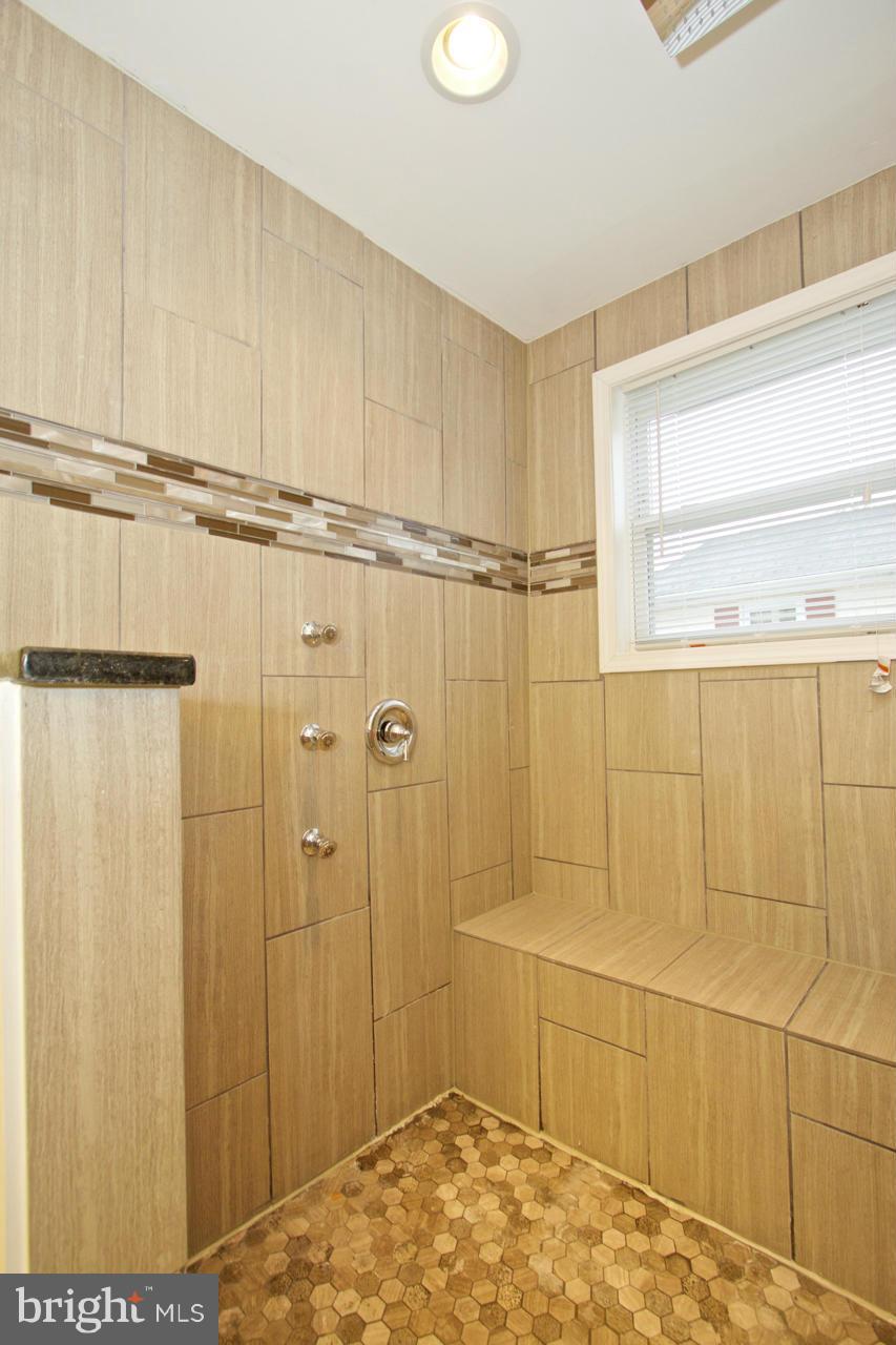 346 Upperlanding Road Essex, MD 21221 - Photo 27 of 30 Bath