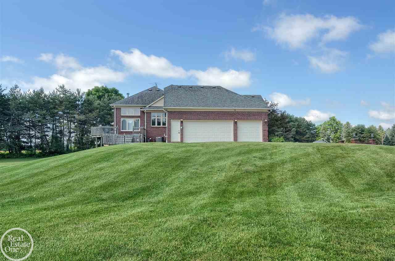 78400 Romeo Plank Road Armada, MI 48005 - Photo 3 of 45 31345290-2.JPG